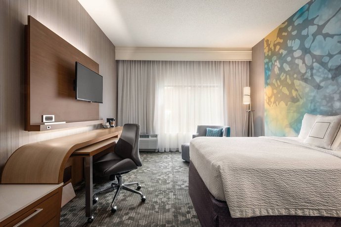 Imagen de la habitación del Hotel Courtyard By Marriott Dayton North. Foto 8