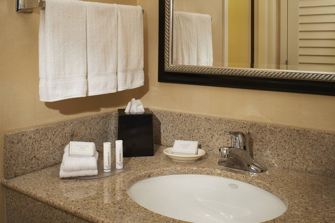 Imagen de la habitación del Hotel Courtyard By Marriott Dayton South. Foto 10