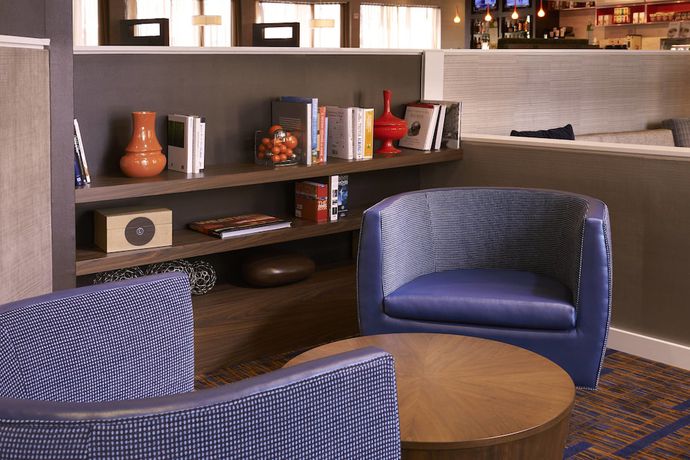 Imagen de los interiores del Hotel Courtyard By Marriott Dayton South. Foto 16