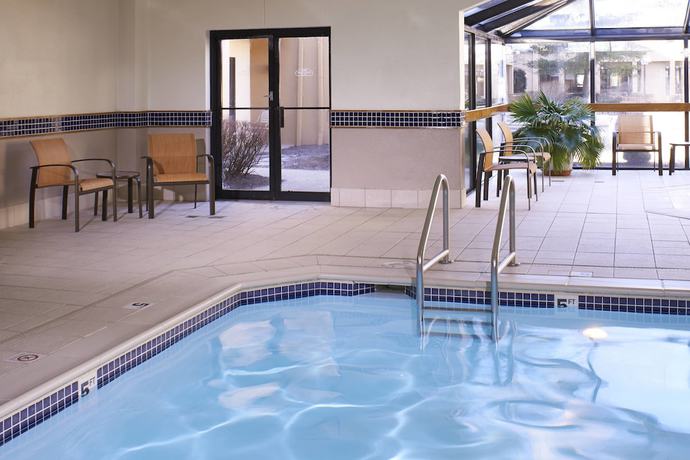 Imagen de la piscina del Hotel Courtyard By Marriott Dayton South. Foto 20