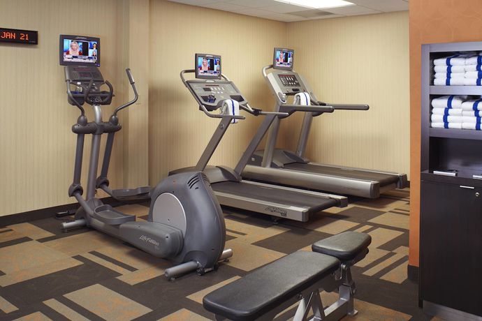 Imagen de los interiores del Hotel Courtyard By Marriott Dayton South. Foto 19