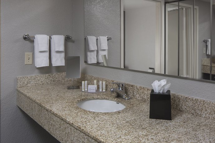 Imagen de la habitación del Hotel Courtyard By Marriott Daytona Beach Speedway/airport. Foto 3
