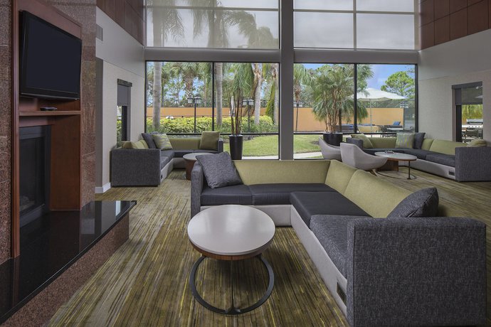 Imagen de los interiores del Hotel Courtyard By Marriott Daytona Beach Speedway/airport. Foto 16