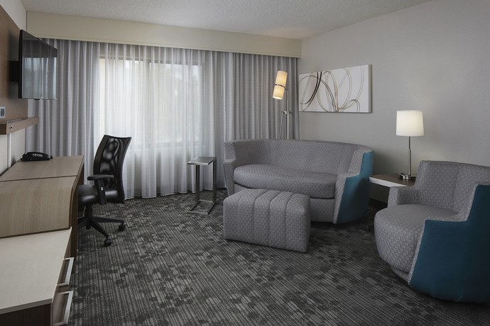 Imagen de la habitación del Hotel Courtyard By Marriott Daytona Beach Speedway/airport. Foto 9