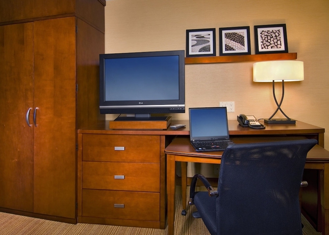 Imagen de la habitación del Hotel Courtyard By Marriott Dayton-university Of Dayton. Foto 12