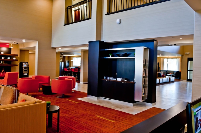 Imagen de los interiores del Hotel Courtyard By Marriott Decatur. Foto 16