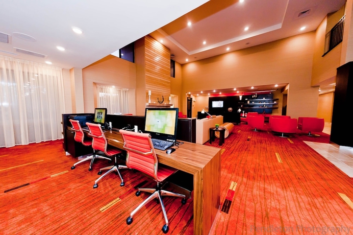 Imagen de los interiores del Hotel Courtyard By Marriott Decatur. Foto 17