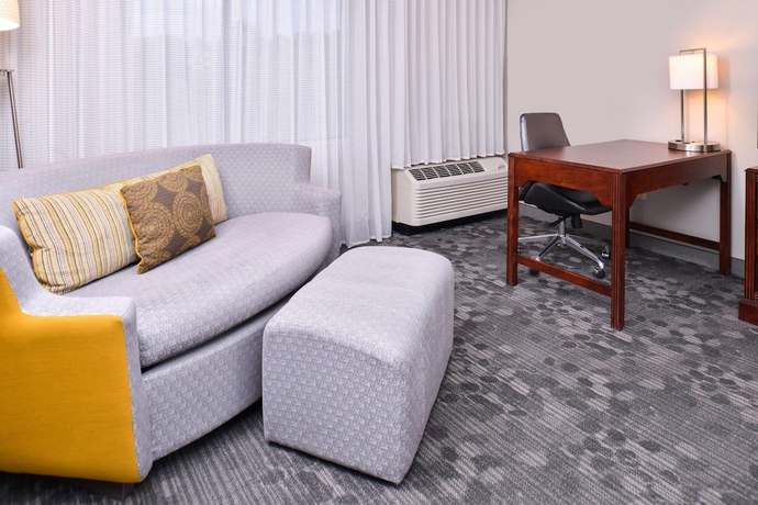 Imagen de la habitación del Hotel Courtyard By Marriott Decatur. Foto 14
