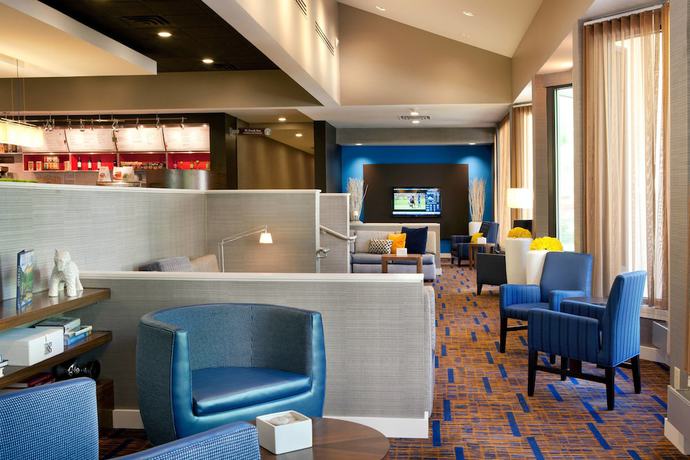 Imagen de los interiores del Hotel Courtyard By Marriott Denver Tech Center. Foto 9