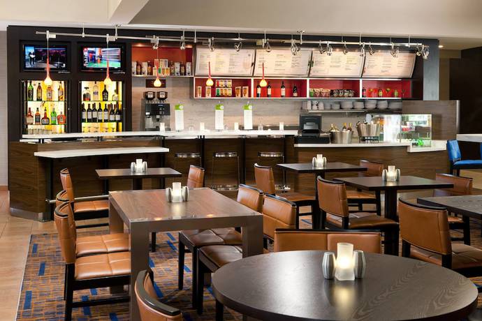Imagen del bar/restaurante del Hotel Courtyard By Marriott Denver Tech Center. Foto 3