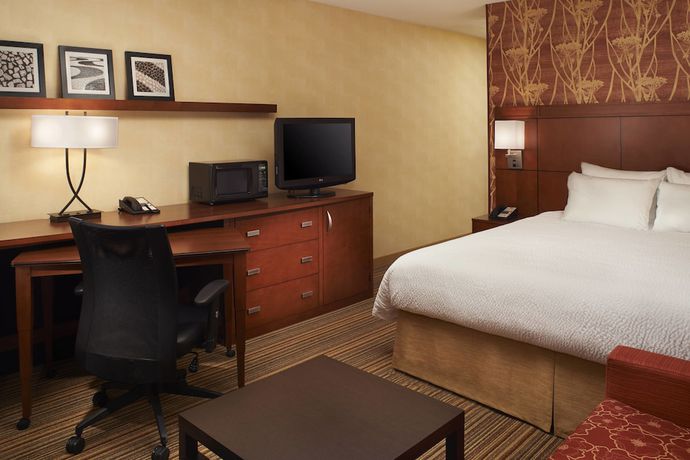 Imagen de la habitación del Hotel Courtyard By Marriott Des Moines West Clive. Foto 7