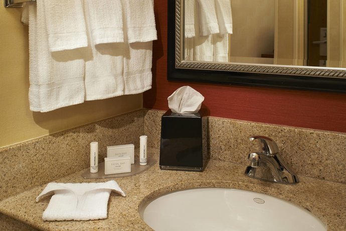 Imagen de la habitación del Hotel Courtyard By Marriott Des Moines West Clive. Foto 9