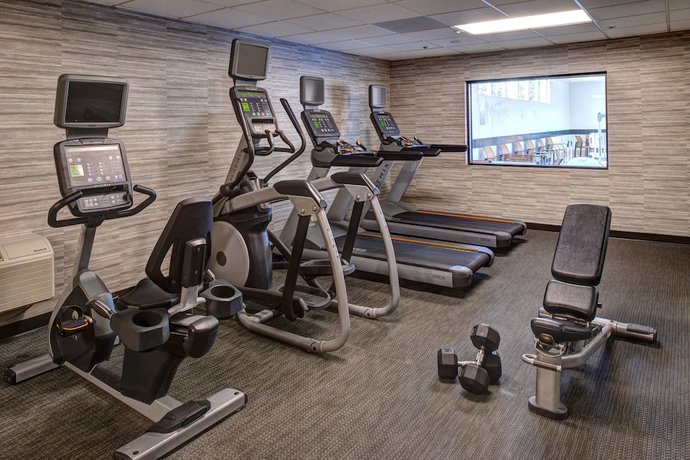 Imagen de los interiores del Hotel Courtyard By Marriott Des Moines West Clive. Foto 14