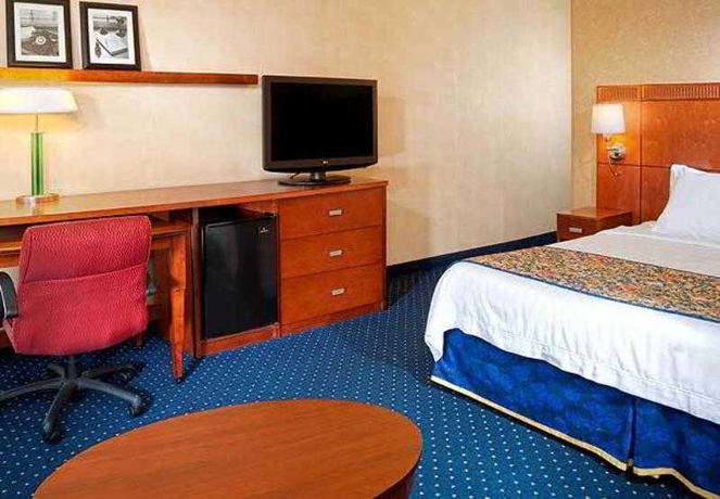 Imagen general del Hotel Courtyard By Marriott Detroit Dearborn. Foto 9