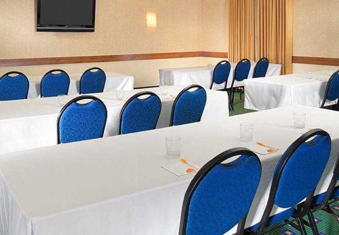 Imagen general del Hotel Courtyard By Marriott Detroit Dearborn. Foto 11