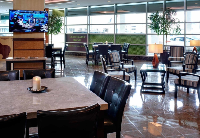 Imagen de los interiores del Hotel Courtyard By Marriott Detroit Downtown. Foto 11