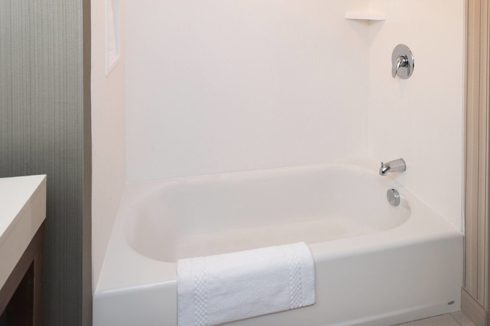 Imagen de la habitación del Hotel Courtyard By Marriott Detroit Farmington. Foto 13