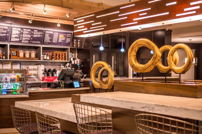 Imagen del bar/restaurante del Hotel Courtyard By Marriott Detroit Farmington. Foto 5