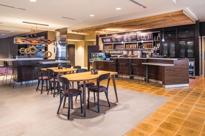 Imagen del bar/restaurante del Hotel Courtyard By Marriott Detroit Farmington. Foto 7