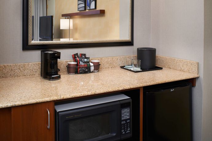 Imagen de la habitación del Hotel Courtyard By Marriott Detroit Livonia. Foto 5