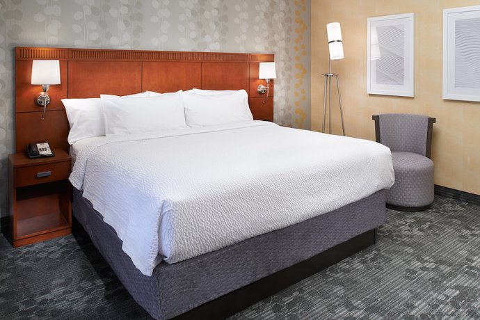 Imagen de la habitación del Hotel Courtyard By Marriott Detroit Livonia. Foto 6