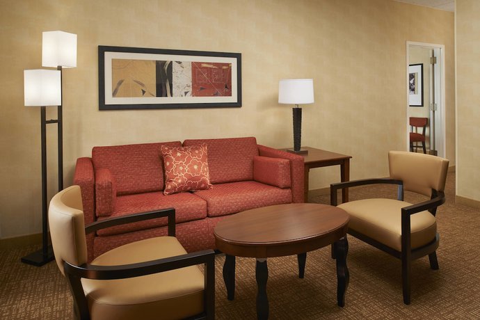 Imagen de la habitación del Hotel Courtyard By Marriott Detroit Metropolitan Airport Romulus. Foto 13