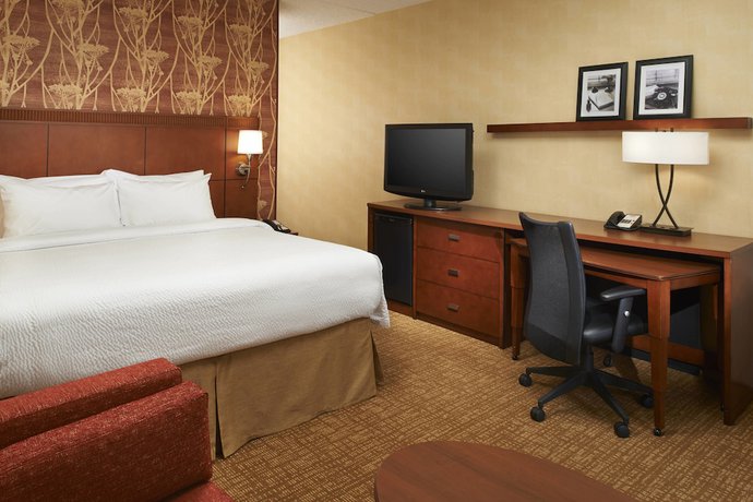 Imagen de la habitación del Hotel Courtyard By Marriott Detroit Metropolitan Airport Romulus. Foto 16