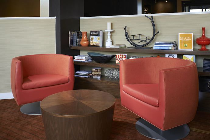 Imagen de los interiores del Hotel Courtyard By Marriott Detroit Troy. Foto 11