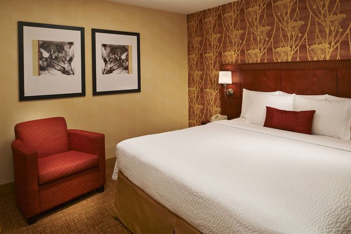 Imagen de la habitación del Hotel Courtyard By Marriott Detroit Troy. Foto 7