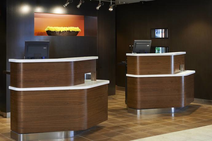 Imagen de los interiores del Hotel Courtyard By Marriott Detroit Troy. Foto 14