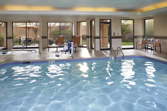 Imagen de la piscina del Hotel Courtyard By Marriott Detroit Utica. Foto 14