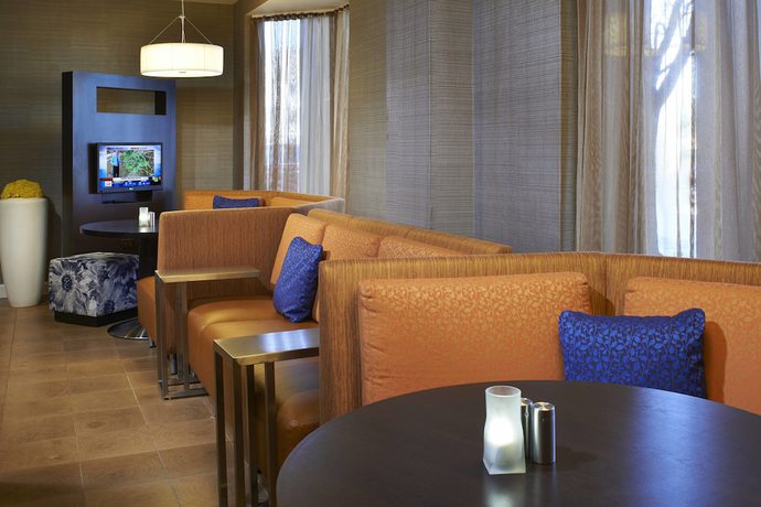 Imagen general del Hotel Courtyard By Marriott Detroit Utica. Foto 2