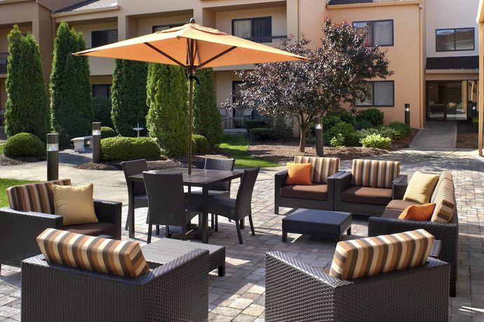 Imagen de los exteriores del Hotel Courtyard By Marriott Detroit Warren. Foto 13