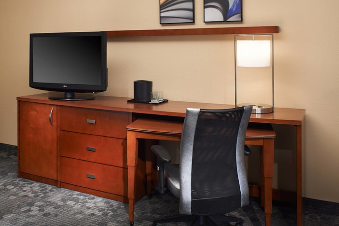 Imagen de la habitación del Hotel Courtyard By Marriott Detroit Warren. Foto 8