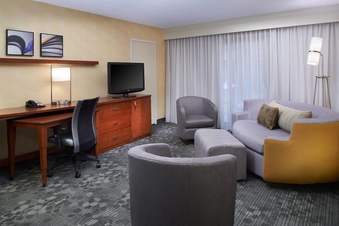 Imagen de la habitación del Hotel Courtyard By Marriott Detroit Warren. Foto 11