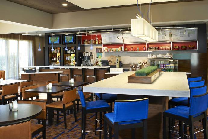 Imagen del bar/restaurante del Hotel Courtyard By Marriott Detroit Warren. Foto 4