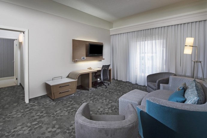 Imagen de la habitación del Hotel Courtyard By Marriott Dothan. Foto 13