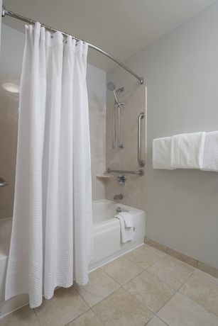 Imagen de la habitación del Hotel Courtyard By Marriott Dothan. Foto 17