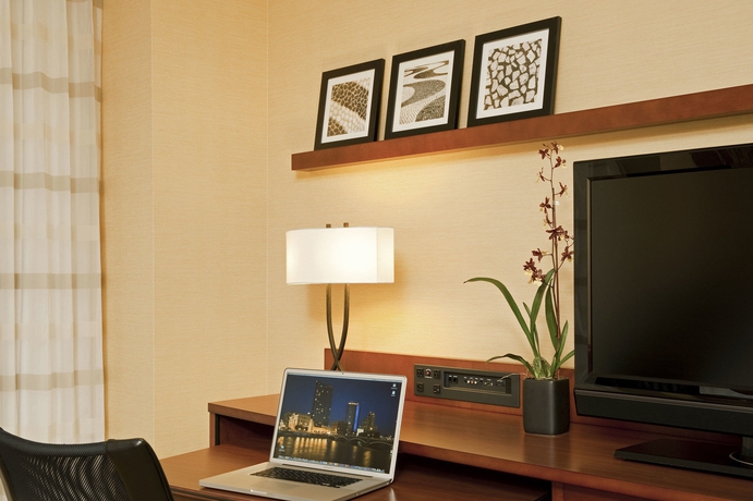 Imagen de la habitación del Hotel Courtyard By Marriott Downtown Grand Rapids. Foto 3