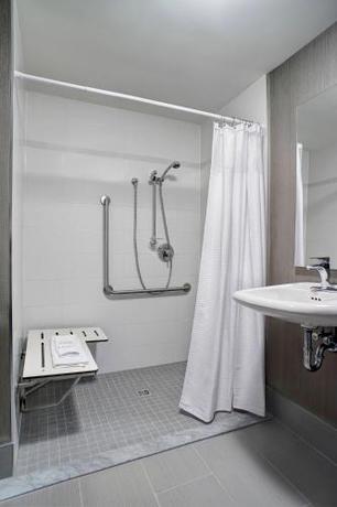 Imagen de la habitación del Hotel Courtyard By Marriott Downtown Toronto. Foto 17