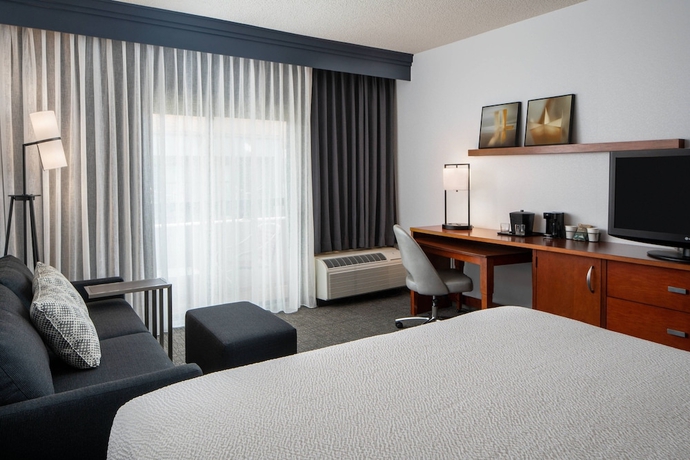 Imagen de la habitación del Hotel Courtyard By Marriott Dulles Airport Herndon/reston. Foto 6