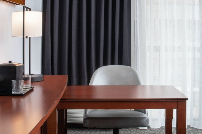 Imagen de la habitación del Hotel Courtyard By Marriott Dulles Airport Herndon/reston. Foto 8