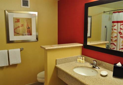 Imagen de la habitación del Hotel Courtyard By Marriott Dunn Loring Fairfax. Foto 5