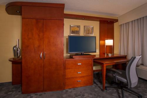 Imagen de la habitación del Hotel Courtyard By Marriott Dunn Loring Fairfax. Foto 8