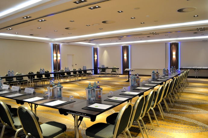 Imagen de los interiores del Hotel Courtyard By Marriott Düsseldorf Seestern. Foto 11