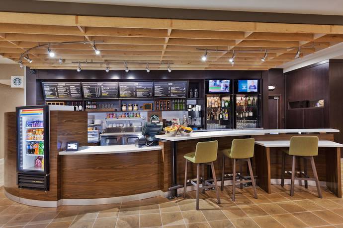 Imagen del bar/restaurante del Hotel Courtyard By Marriott East Lansing Okemos. Foto 3