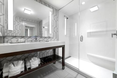 Imagen general del Hotel Courtyard By Marriott Edgewater Nyc Area. Foto 8