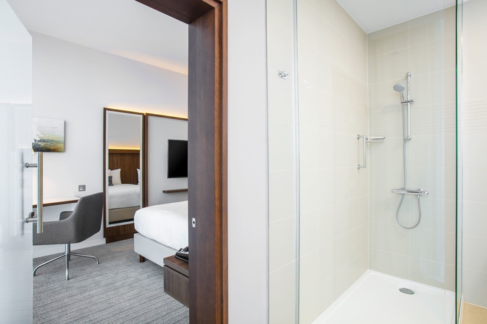 Imagen de la habitación del Hotel Courtyard By Marriott Edinburgh West. Foto 3
