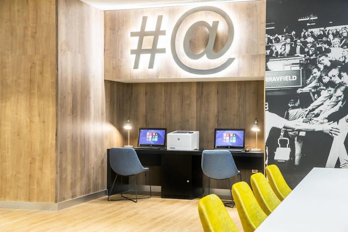 Imagen de los interiores del Hotel Courtyard By Marriott Edinburgh West. Foto 19