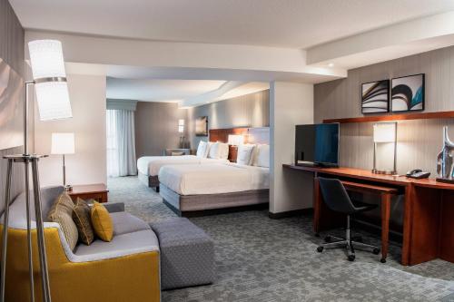 Imagen de la habitación del Hotel Courtyard By Marriott Edmonton West. Foto 15